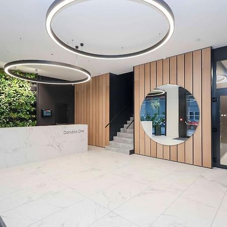 Danubius One - Spacious Apartment W Free Parking บราติสลาวา ภายนอก รูปภาพ